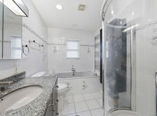 295 union avenue Avenue, Lynbrook, NY 11563