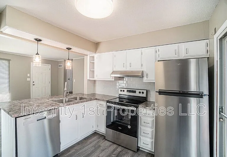 1926 W 36th Ave — Photo 10