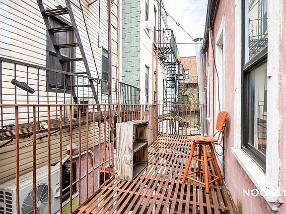 4th image of 88 Starr St #2BH
