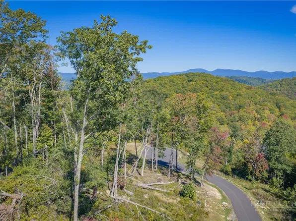 WR-17 Firethorne Lane, Elk Park, NC 28622