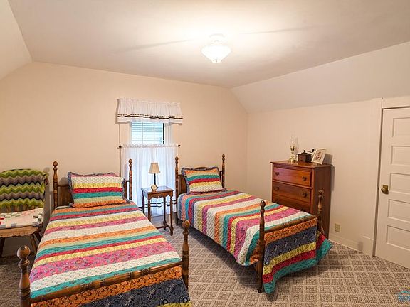 5th image of 411 Fernwood Ave