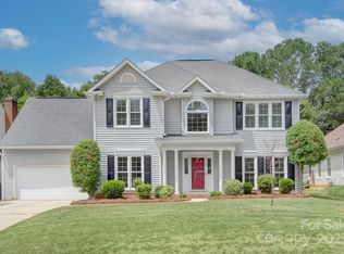 9646 Thorn Blade Dr, Charlotte, NC 28270