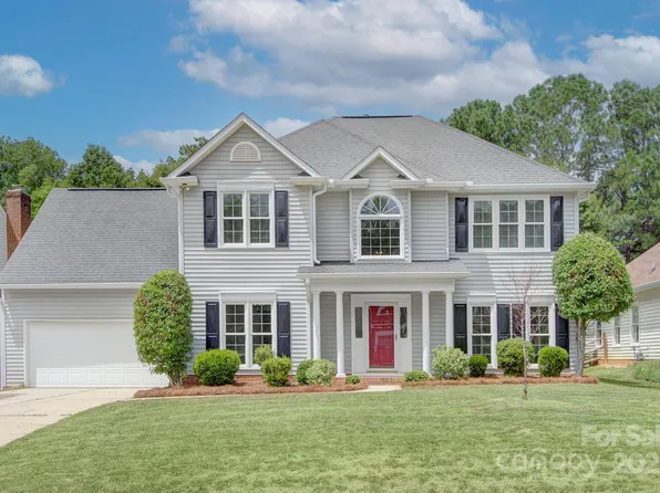 9646 Thorn Blade Dr, Charlotte, NC 28270