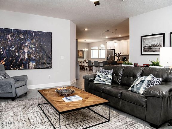 4th image of 492 Vista Lake Cir