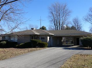 562 S Tanglewood Rd, Versailles, IN 47042