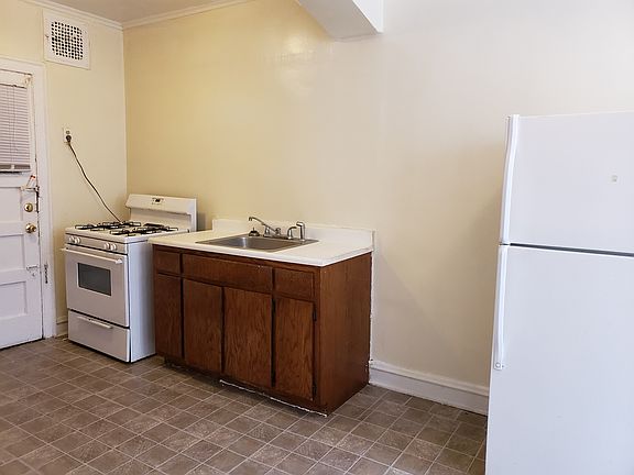 2nd image of 821 E 81st St APT 2B