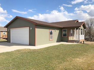 429 3rd St SW, Dickinson, ND 58601