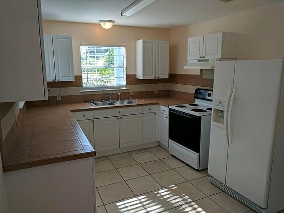 5th image of 2704 N Q St #A