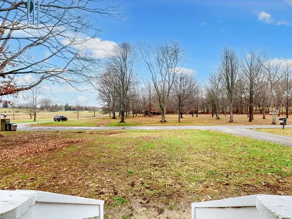 2633 Canady St, Nunnelly, TN 37137