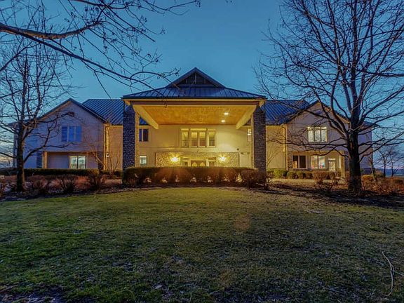 2nd image of 202 Wedgewood Cir