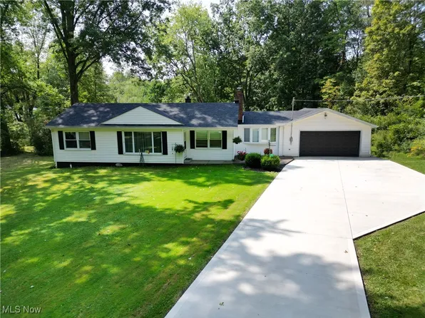 6170 Sodom Hutchings Rd, Girard, OH 44420