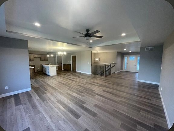 3rd image of 3422 Horton STREET