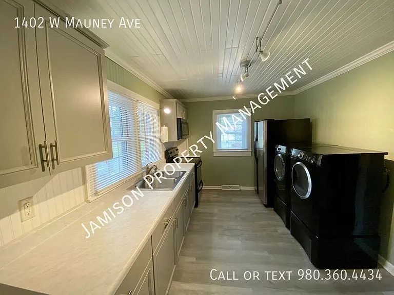 1402 W Mauney Ave — Photo 5