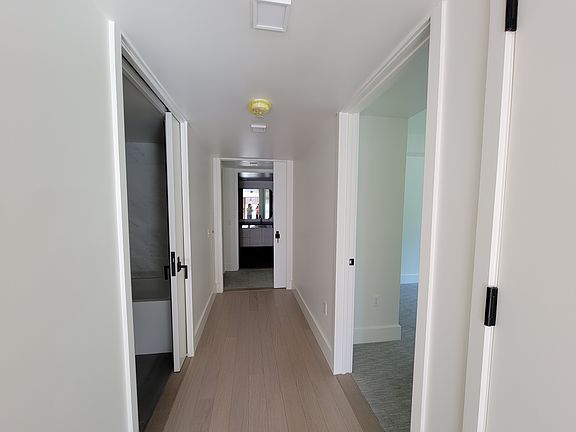 4th image of 950 Tennessee St #106