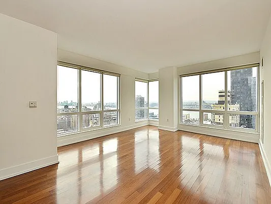 Rented by Cooper & Cooper Real Estate | media 7