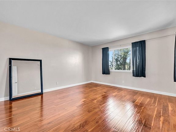 3rd image of 1505 Gratton St
