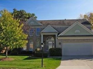 39779 Dun Rovin Dr, Northville, MI