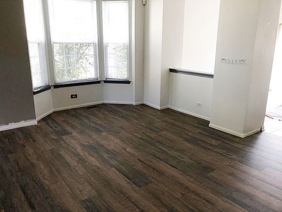 2nd image of 1546 Sauganash Ct