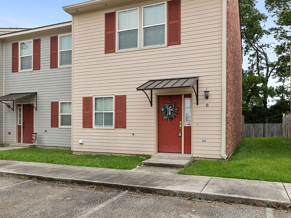 2nd image of 8 Townhouse Cv