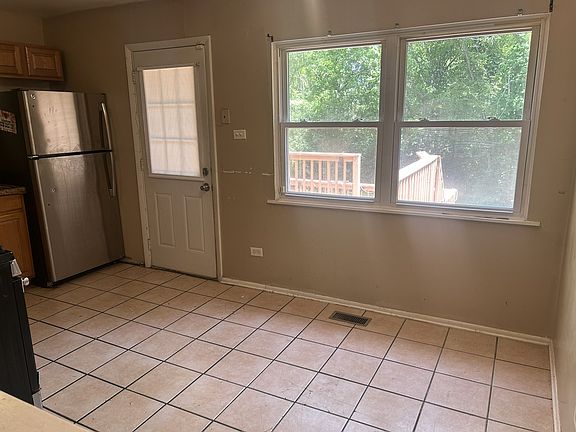 5th image of 22121 Karlov Ave