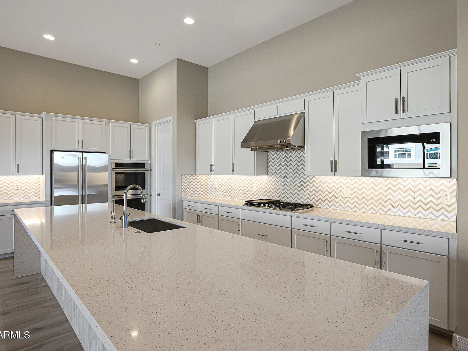 3 bed, 2.0 bath, 2150 sqft, $4,000 — Photo 3