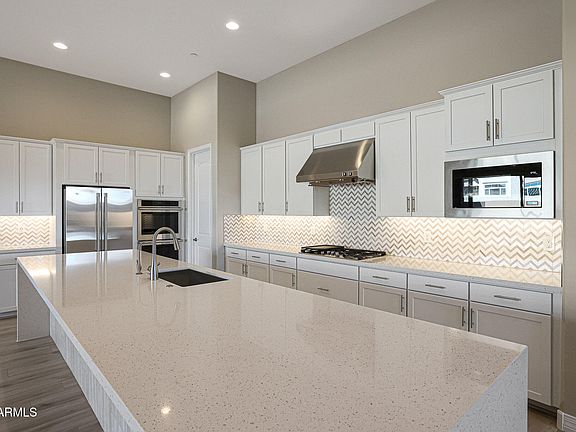 3rd image of 7276 E Calle Primera Vis
