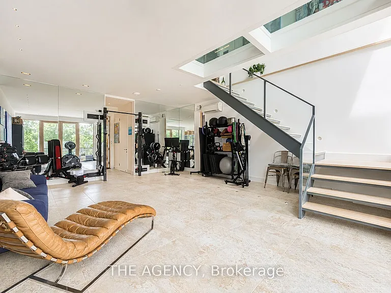 15 Albemarle Ave — Photo 23