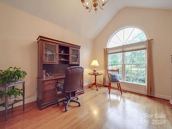 4th image of 3609 Stoneycreek Ct