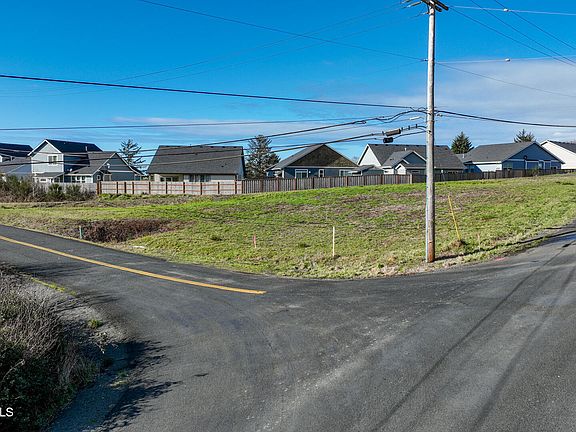 3rd image of Avenue S