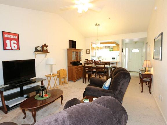 5th image of 4840 Torrington Pl Unit 1108