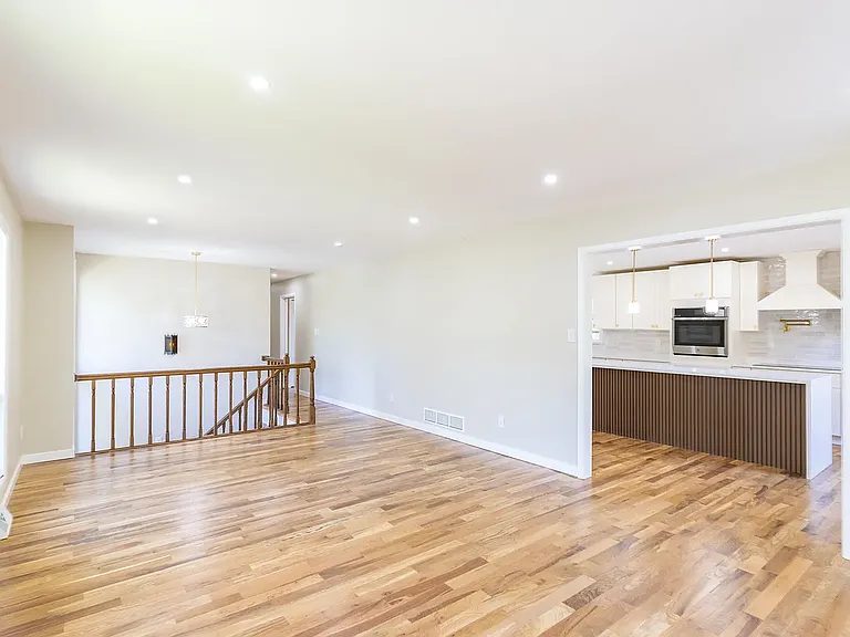 4461 Kohler Dr — Photo 4