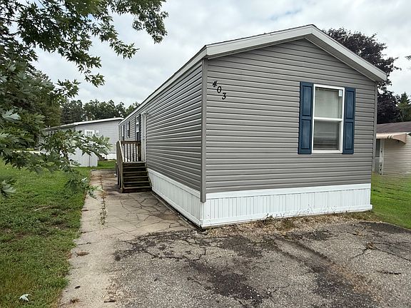 3rd image of 403 Steven A Ln
