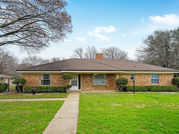 3rd image of 9812 Creekside Dr