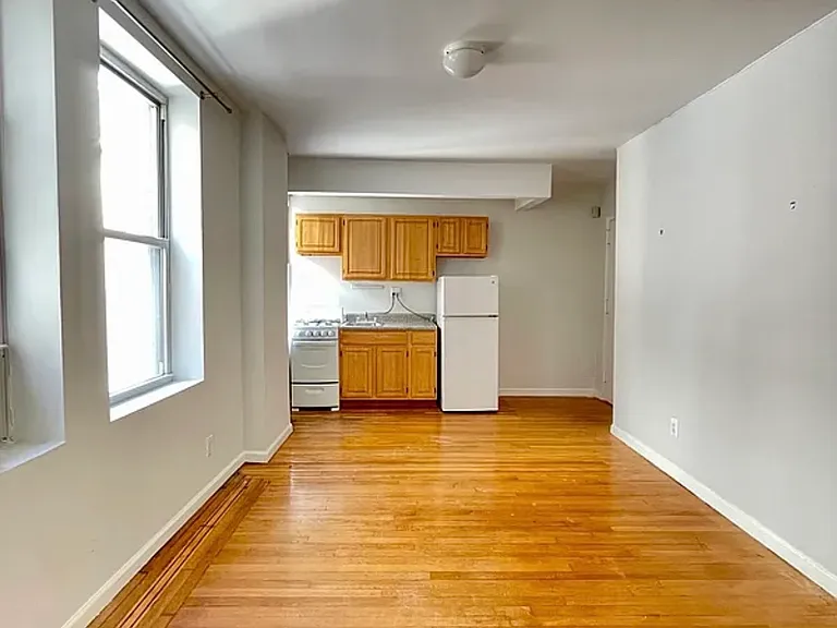 140 W 71st St #8-A — Photo 4
