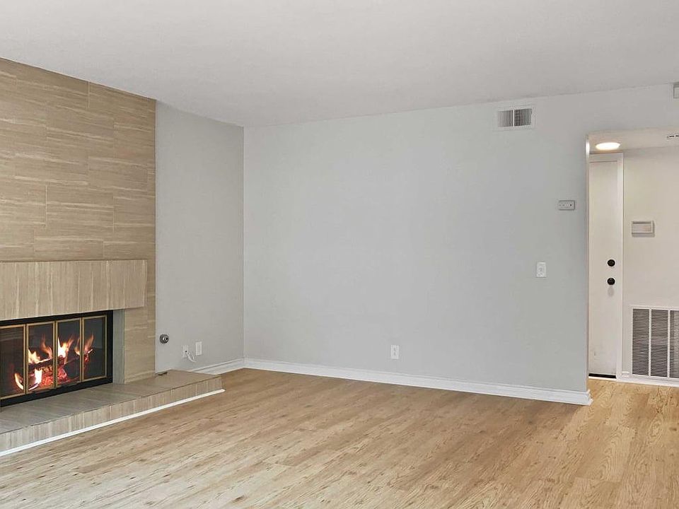 1st image of 955 Paseo Entrada