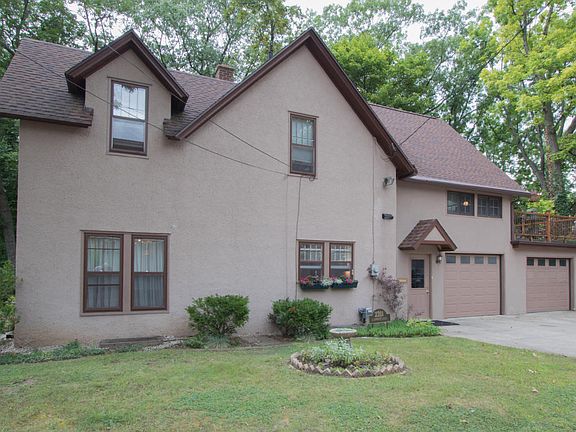 3rd image of 2211 Glenwood Dr