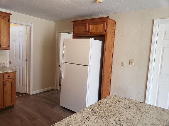 4th image of 207 21st St #D