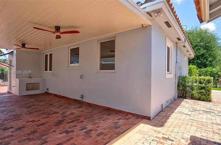 500 SW 51st Ct #1 — Photo 7