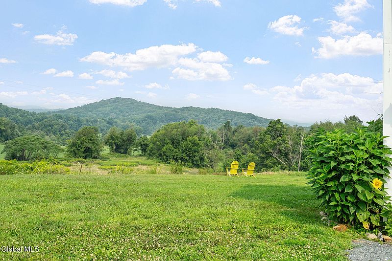 4th image of 717 County Route 62