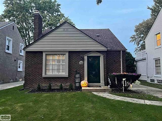 1st image of 1906 Kenmore Dr