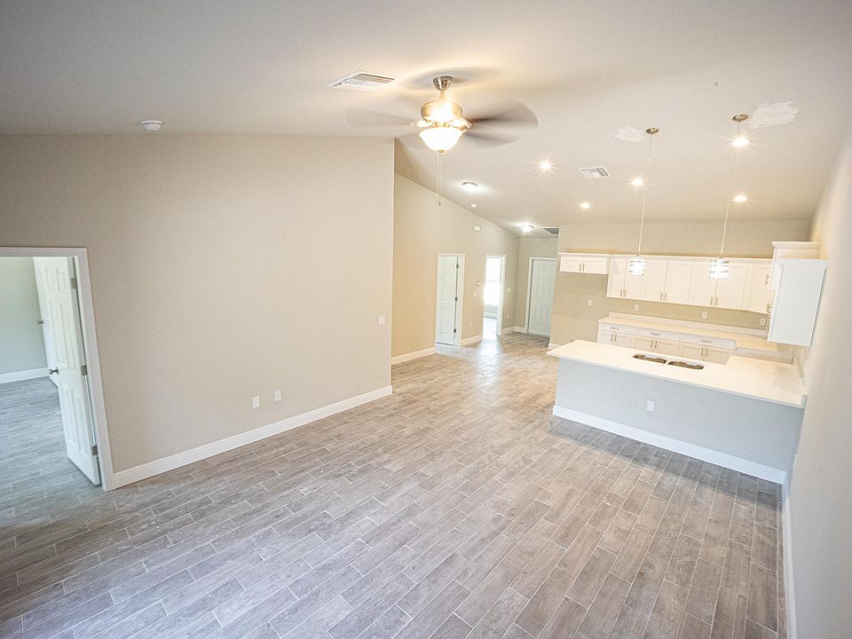 1st image of 660 Chavers St