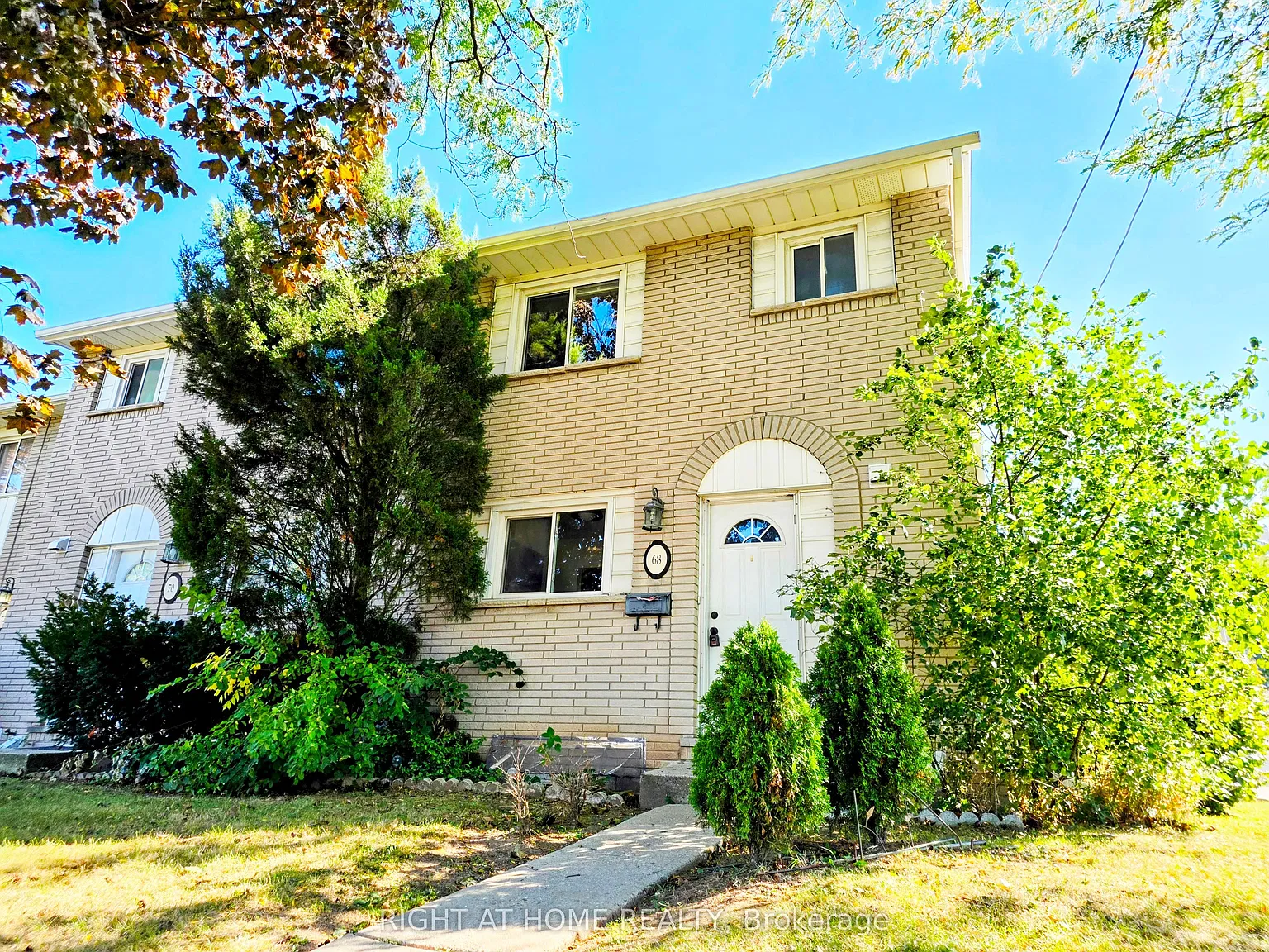 3 bed, $2,500 — Photo 1