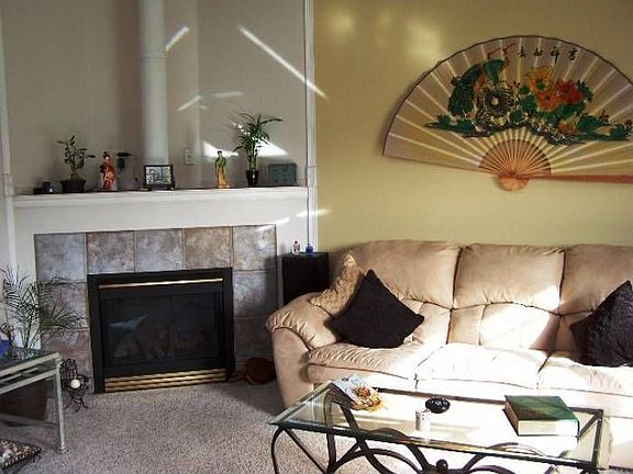 3rd image of 242 Canal Dr NE