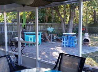 1607 60th St S, Gulfport, FL 33707