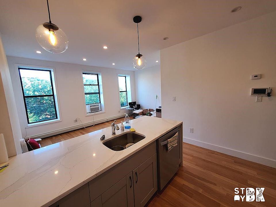 1st image of 335 Marion St #2F