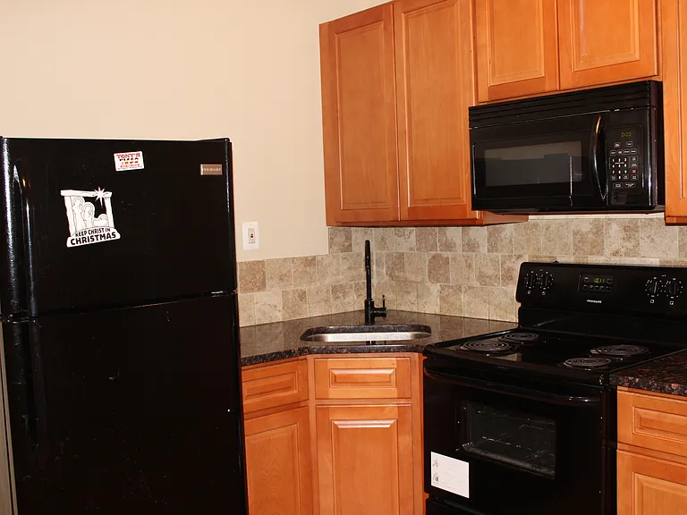 210 W Zeralda St #A — Photo 6