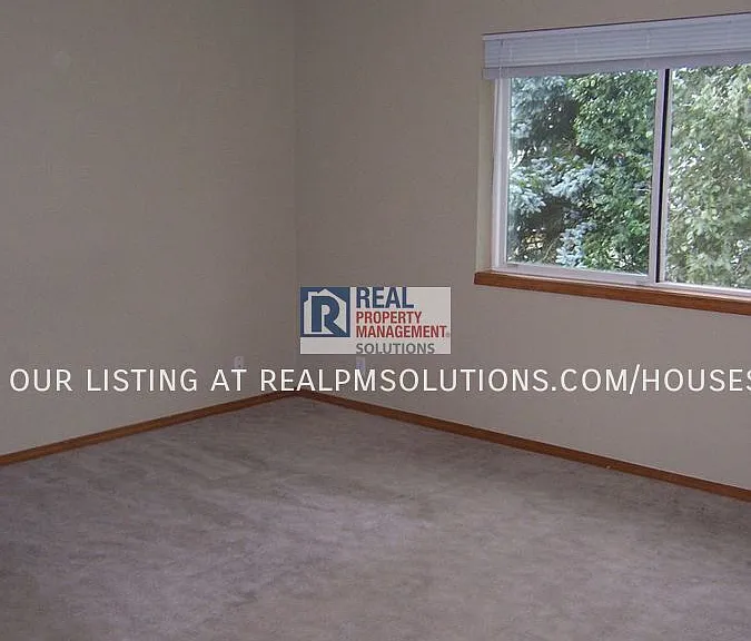 3173 NE 13th Pl — Photo 6