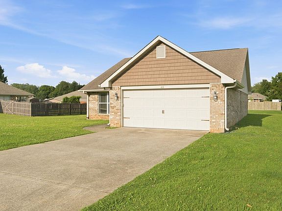 3rd image of 105 Denton Dr