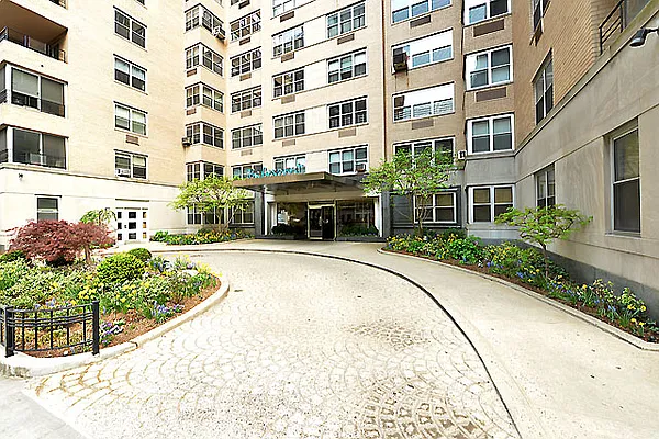 Sold by Marilyn Weigner Associates | media 10