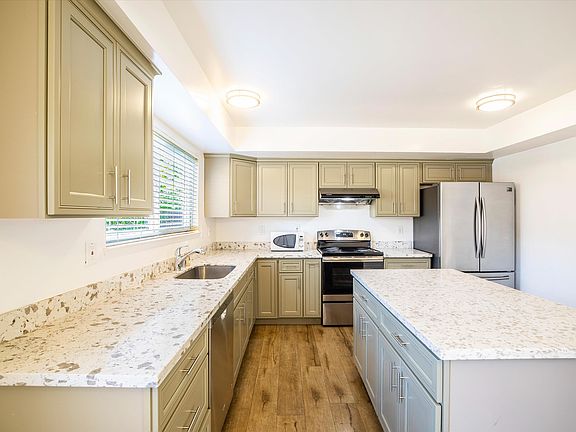 3rd image of 1235 Hollenbeck Ave #B